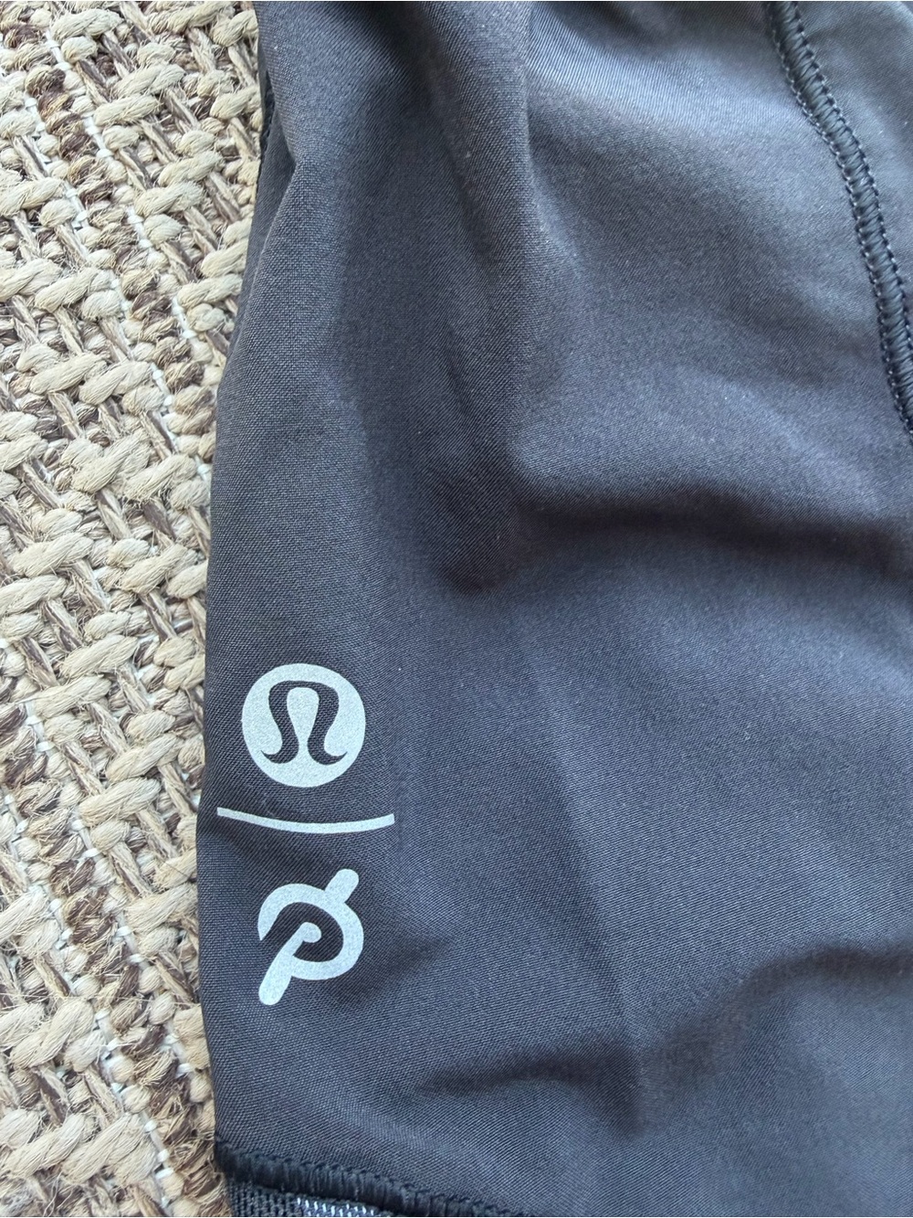 Lululemon Black Hotty Hot High-Rise Lined Shorts 2.5” Size 4 - Picture 8 of 12